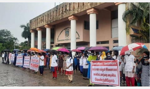 தனியார் மருத்துவக் கல்லூரிகளுக்கு இணையாக கட்டணம் வசூல்; ராஜா முத்தையா மருத்துவக் கல்லூரி மூடல்: சமூக சமத்துவத்திற்கான டாக்டர்கள் சங்கம் கண்டனம்