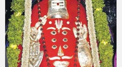 குறைகள் போக்குவார், தோஷம் போக்குவார் குச்சனூர் சனீஸ்வரர்!