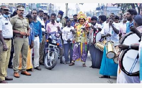 சம்பிரதாயத்துக்காக நடக்கும் சாலை பாதுகாப்பு வார விழா