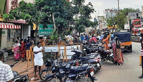 அறிந்ததும் அறியாததும்: பிரதானச் சாலைக்கு பின் உள்ள வரலாறு