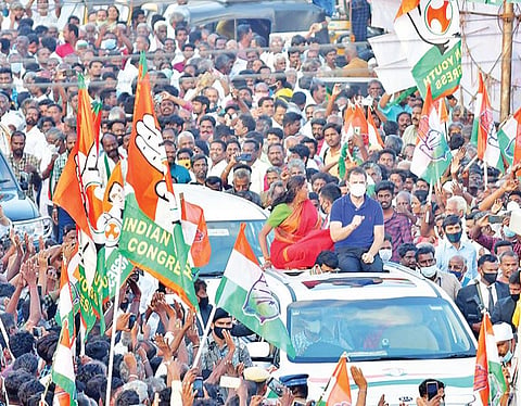 வேடசந்தூரில் பொதுமக்களிடம் பேசிய காங்கிரஸ் முன்னாள் தலைவர் ராகுல் காந்தி.