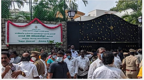 ஜெயலலிதா நினைவு இல்லம்; பொதுமக்கள் அனுமதி இல்லை; சாவியை அரசே வைத்துக் கொள்ளலாம்: உயர் நீதிமன்றம் உத்தரவு