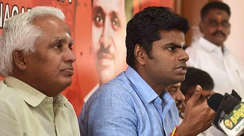 கோவையில் செய்தியாளர்களைச் சந்தித்த தமிழக பாஜக துணைத் தலைவர் அண்ணாமலை. | படம்: ஜெ.மனோகரன்.