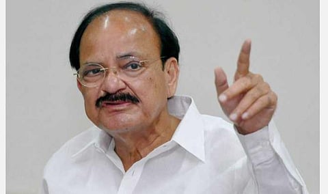 நாடாளுமன்ற அவை நடவடிக்கைகளை செல்போன்களில் பதிவுசெய்யக் கூடாது: வெங்கய்ய நாயுடு எச்சரிக்கை