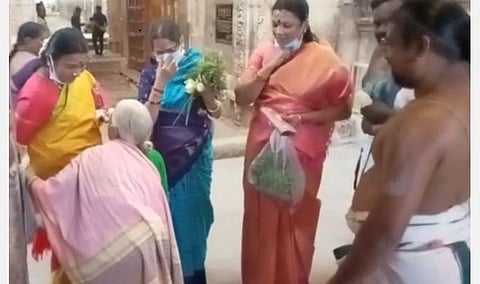 கோயிலுக்கு ஸ்டாலின் வருவாரா? பெருமாள் நம்பிக்கை உண்டா?- மூதாட்டிக்கு பதிலளித்த துர்கா ஸ்டாலின்: வைரலாகும் காணொலி