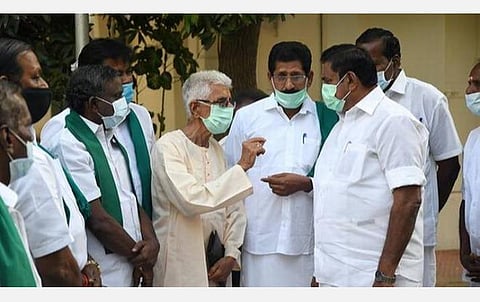 கடும் நிதி நெருக்கடியிலும் பயிர்க் கடன் ரூ.12,110 கோடி தள்ளுபடி: முதல்வரை சந்தித்து விவசாயிகள் சங்கத்தினர் நன்றி