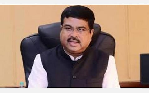 நேபாளம், இலங்கையில் பெட்ரோல், டீசல் விலை குறைவாக இருப்பது ஏன்? - மத்திய அமைச்சர் விளக்கம்