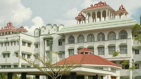 மதுரை ஆவின் இயக்குநர்களாக 11 பேர் போட்டியின்றி தேர்வு செய்யப்பட்டது ரத்து: உயர் நீதிமன்றம் அதிரடி உத்தரவு