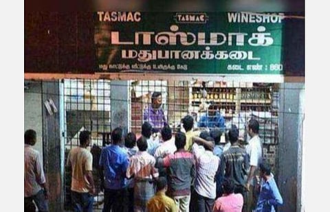 பள்ளிக்கூடம், குடியிருப்புப் பகுதி அருகே திறக்க மதுக்கடை ஒன்றும் மளிகைக் கடை இல்லை: உயர் நீதிமன்றம்