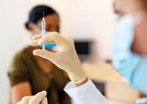 முதன்முறை: கரோனா தடுப்பூசி; எண்ணிக்கை 1 கோடியை தாண்டியது