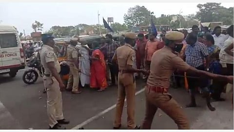 அரசு ஊழியர்கள் போராட்டம்; தலைமைச் செயலகம் முற்றுகை, திடீர் சாலை மறியல்: நூற்றுக்கணக்கானோர் கைது