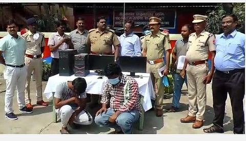 கள்ளச்சந்தையில் ரயில்வே இ-டிக்கெட்: 2 பேர் கைது, ரூ.18 லட்சம் மதிப்புள்ள 1500 டிக்கெட்டுகள் பறிமுதல்