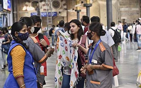 கரோனா வைரஸ் பரிசோதனையை அதிகரிக்க வேண்டும்; மகாராஷ்டிரா உட்பட 5 மாநிலங்களுக்கு மத்திய அரசு அறிவுரை: கட்டுப்பாடுகளை கடைபிடிக்காவிட்டால் முழு ஊரடங்கு; உத்தவ் தாக்கரே எச்சரிக்கை