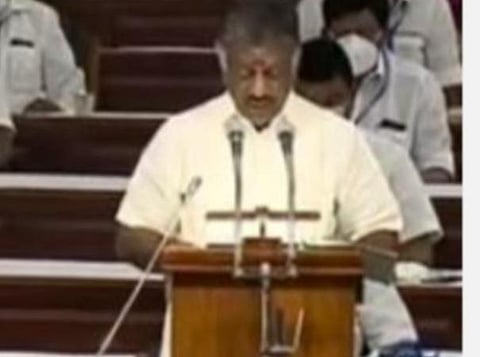 பட்ஜெட்டைத் தாக்கல் செய்தார் ஓ.பன்னீர்செல்வம்.