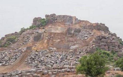 மதுரையில் மூடப்பட்டுள்ள கிரானைட் குவாரிகளை திறக்க திமுகவும் ஆதரவா?