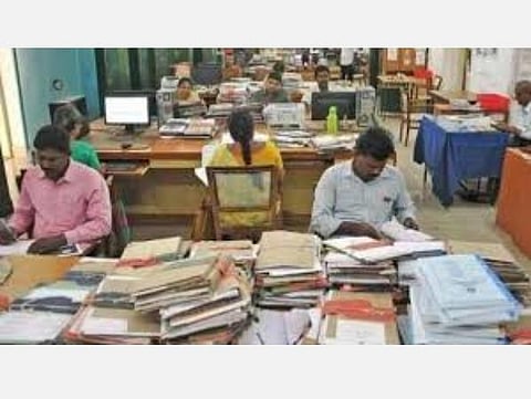 அரசு ஊழியர்களின் ஓய்வு வயது 60 ஆக உயர்வு: பேரவையில் முதல்வர் பழனிசாமி அறிவிப்பு