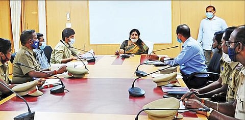 தருமபுரியில் சட்டப்பேரவை தேர்தலை முன்னிட்டு மதுவிலக்கு மற்றும் ஆயத்தீர்வைத் துறை சார்பில் நடந்த ஆலோசனைக் கூட்டத்தில் ஆட்சியர் கார்த்திகா பேசினார்.