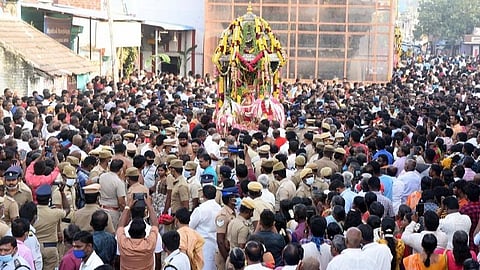 திருச்செந்தூர் அருள்மிகு சுப்பிரமணிய சுவாமி திருக்கோயிலில் மாசித்திருவிழா தேரோட்டம் நடைபெற்றது. படம்: என்.ராஜேஷ்