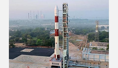 19 செயற்கைக் கோள்களுடன் இன்று விண்ணில் பாய்கிறது பிஎஸ்எல்வி - சி51 ராக்கெட்: கவுன்டவுன் தொடங்கியது