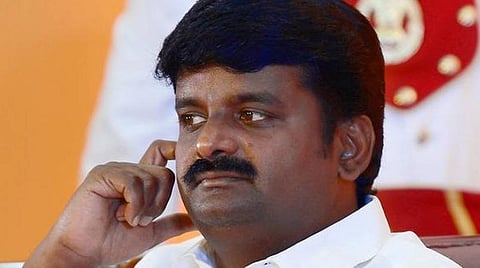 தேர்தல் விதிமுறைகளை மீறுவதாக அமைச்சர் விஜயபாஸ்கர் மீது திமுக புகார்