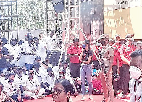 திண்டிவனம் அருகே தீவனூரில் ‘ஐ பேக்’ ஒருங்கிணைப்பில் நடைபெற்ற ‘உங்கள் தொகுதியில் ஸ்டாலின்’ நிகழ்ச்சி.