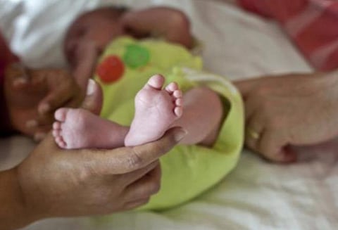அரிதான தண்டுவட தசைச் சிதைவு நோயால் உயிருக்குப் போராடும் 8 மாதப் பெண் குழந்தை: மரபணு ஊசிக்கு ரூ.16 கோடி தேவை என்பதால் உதவியை எதிர்நோக்கும் பெற்றோர்