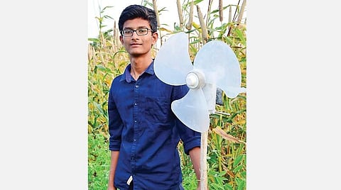 இளம் கண்டுபிடிப்பாளர்: படைக்குருவிகளை விரட்டும் கருவி