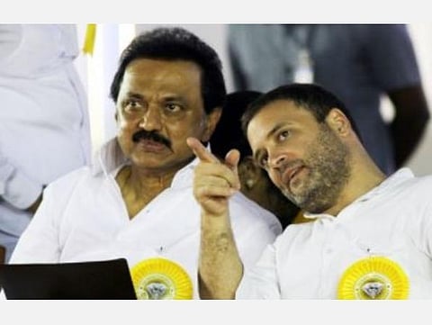 கூட்டணியில் இழுபறி; வெளியேறுகிறதா காங்கிரஸ்?- மாவட்ட தலைவர்களுடன் தினேஷ் குண்டுராவ் நாளை ஆலோசனை