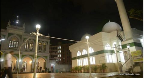 ஆயிரம்விளக்கு மசூதி.