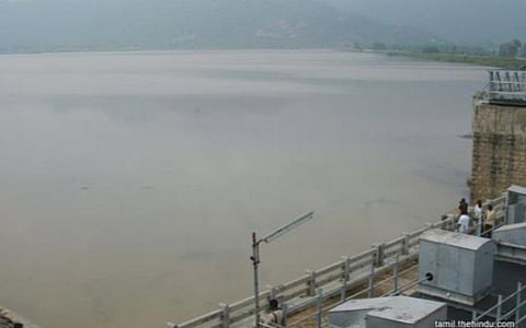 கள்ளக்குறிச்சி அருகேயுள்ள கோமுகி அணை.