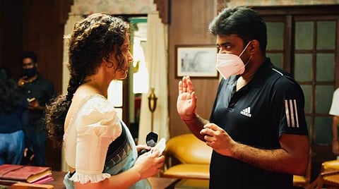 நீங்கள் மனிதரே அல்ல; கடவுள்: இயக்குநர் விஜய்க்குப் புகழாரம் சூட்டிய கங்கணா