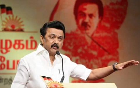 ஆசிரியர்கள், அரசு ஊழியர்களின் ஆதரவைத் தக்கவைக்கத் திட்டம்: மீண்டும் பழைய ஓய்வூதியத் திட்டம்; பகுதிநேர ஆசிரியர்கள் பணி நிரந்தரம்- திமுக அறிவிப்பு
