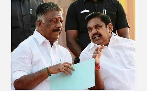 அம்மா வாஷிங் மெஷின், வீட்டில் ஒருவருக்கு அரசு வேலை: அதிமுக தேர்தல் அறிக்கையை ஓபிஎஸ்-இபிஎஸ் வெளியிட்டனர்