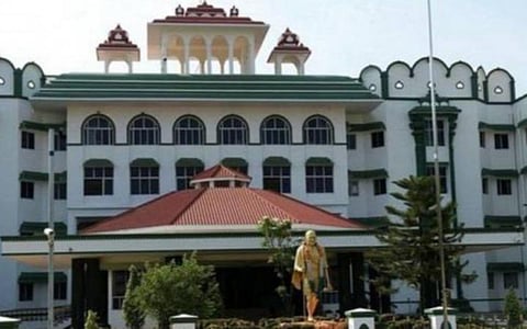 வன்னியர்கள் உள் ஒதுக்கீட்டுக்கு எதிராக மேலும் 2 வழக்குகள் சென்னை உயர் நீதிமன்றத்துக்கு மாற்றம்