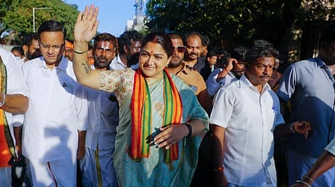 மக்களுக்குச் சேவை செய்வதே குறிக்கோள்; ஒரு வாய்ப்பைக் கொடுங்கள்: குஷ்பு