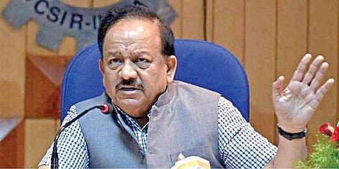 இந்தியாவில் பாதுகாப்பு நடைமுறைகள் பின்பற்றப்படவில்லை: மக்கள் அலட்சியத்தால் கரோனா பரவுகிறது - மத்திய அமைச்சர் ஹர்ஷ்வர்தன் குற்றச்சாட்டு