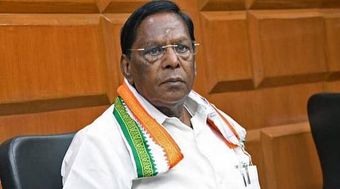 நிர்வாகிகள் அதிருப்தி, கூட்டணி கட்சிகள் புகார்: கடும் சிக்கலில் புதுவை காங்கிரஸ்