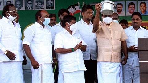 அமமுகவுக்கு ஆதரவளித்து புதுச்சேரியில் ஒரு புதிய அத்தியாயத்தைத் தொடங்கி வையுங்கள்: டிடிவி தினகரன் பிரச்சாரம்