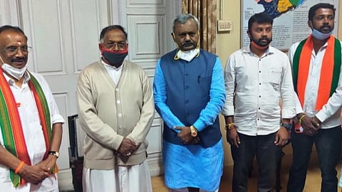 கரோனாவால் பெட்ரோல், டீசல் விலை ஏற்றத்தைக் கட்டுப்படுத்த முடியவில்லை: கர்நாடக அமைச்சர் சோமசேகர்