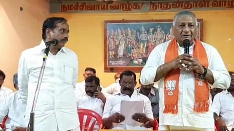 தேவகோட்டையில் நடந்த பாஜக கூட்டணி கட்சியினர் செயல்வீரர்கள் கூட்டத்தில் மத்திய அமைச்சர் வி.கே.சிங் பேசினார்.