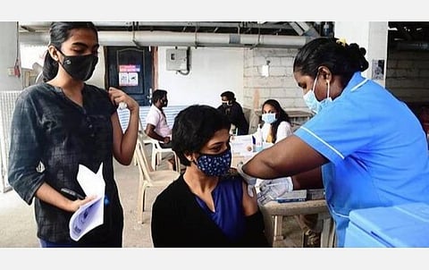 கரோனா தடுப்பூசி பணியை தீவிரப்படுத்த வேண்டும்: அபிஷேக் சிங்வி வலியுறுத்தல்
