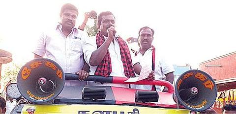 போடி தொகுதி திமுக வேட்பாளர் தங்கதமிழ்ச்செல்வன் கோவிந்தநகரத்தில் பிரச்சாரம் செய்தார்.