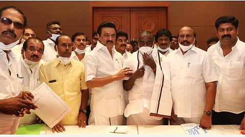தமாகாவில் இருந்து விலகிய கோவை தங்கம் ஸ்டாலின் முன்னிலையில் திமுகவில் இணைந்தார்