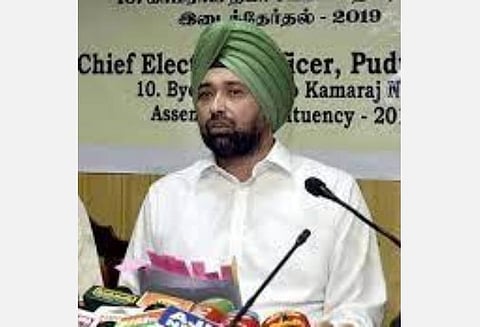புதுச்சேரியில் இதுவரை ரூ.35 கோடிக்கு தங்க நகைகள், இலவசப் பொருட்கள் பறிமுதல்: தலைமைத் தேர்தல் அதிகாரி சுர்பிர் சிங் தகவல்