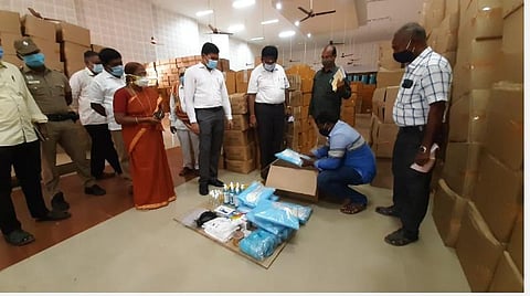 தஞ்சாவூர் வாக்குச்சாவடிகளுக்கு 15 வகையான கரோனா தடுப்பு உபகரணங்கள் அனுப்பி வைப்பு