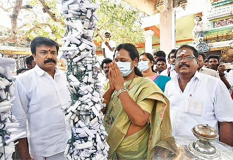 ‘கொளஞ்சியப்பா நீதான் காக்கணும்!’