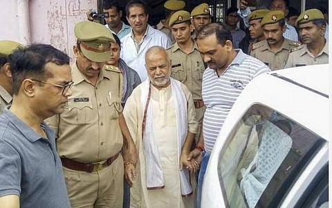 மாணவிக்கு பாலியல் துன்புறுத்தல் வழக்கு: சுவாமி சின்மயானந்த் விடுவிப்பு
