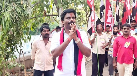 தொடர் வர்ணனையுடன் திமுக வேட்பாளர் பிரச்சாரம்