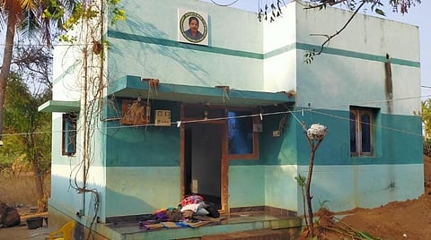 அழகர்சாமியின் வீடு.