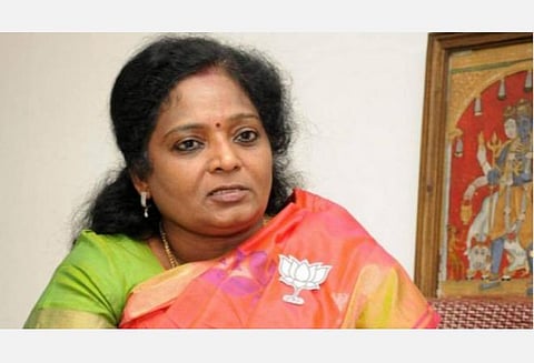 தடுப்பூசி போட்டுக் கொள்ளுங்கள்; முகக் கவசமும் அணியுங்கள்: ஆளுநர் தமிழிசை அறிவுறுத்தல்